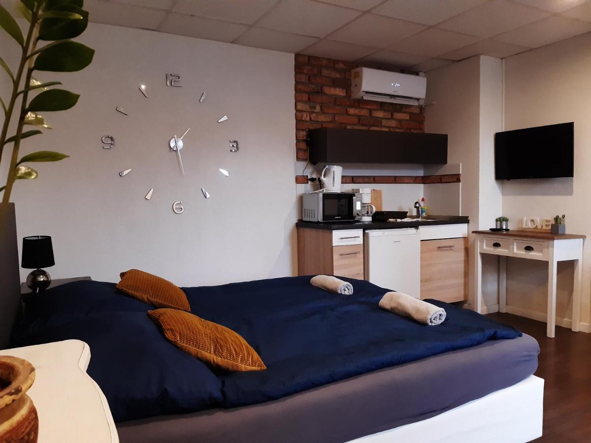 Ady Apartman Тата Экстерьер фото